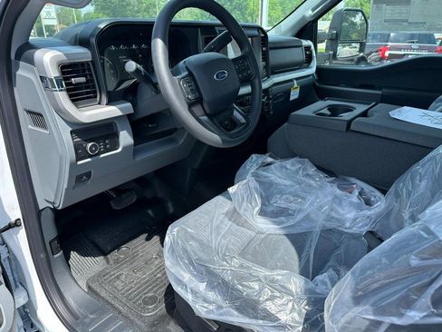 New 2025 Ford F250 XLT image 7