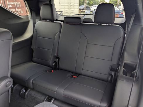 Certified 2024 Chevrolet Traverse RS FWD image 19
