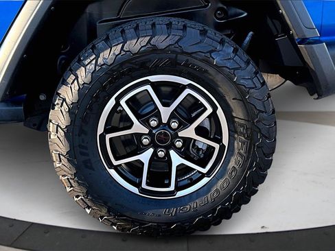 Certified 2024 Jeep Wrangler Unlimited Rubicon w/ Technology Group image 34