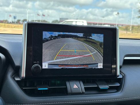 Used 2023 Toyota RAV4 LE FWD image 19