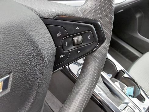 Used 2025 Chevrolet Trax LT FWD image 18