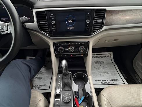 Used 2019 Volkswagen Atlas SEL Premium image 32