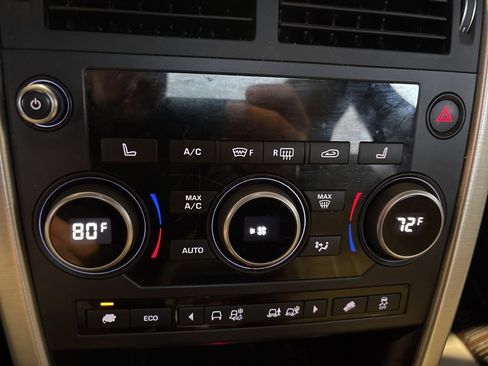 Used 2016 Land Rover Discovery Sport HSE image 17