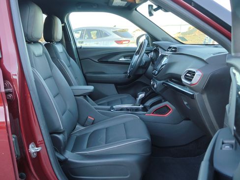 Used 2022 Chevrolet TrailBlazer RS w/ Sun and Liftgate Package image 47
