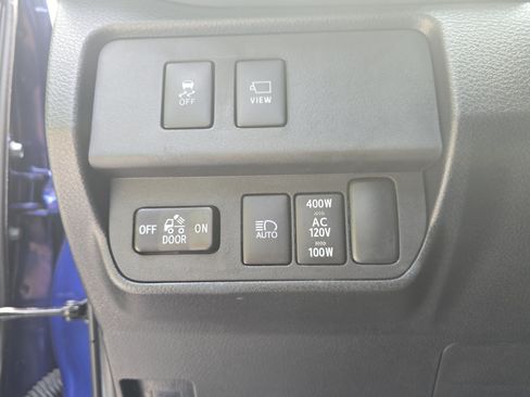Used 2023 Toyota Tacoma TRD Off-Road w/ TRD Premium Off Road Package AWD/4WD image 25