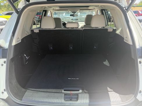 Certified 2023 Nissan Rogue SV w/ SV Premium B Package FWD image 15