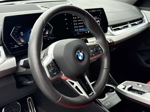 Used 2025 BMW X2 xDrive28i w/ Premium Package image 2