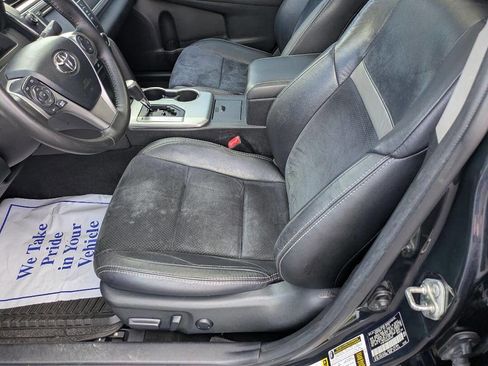Used 2013 Toyota Camry SE w/ Leather Pkg FWD image 9