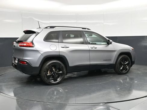 Used 2017 Jeep Cherokee High Altitude AWD/4WD image 2
