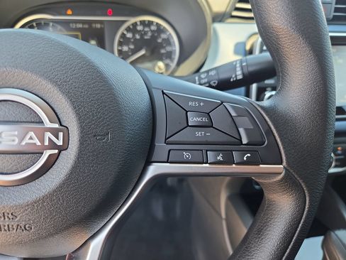 Used 2025 Nissan Versa SV w/ Trunk Package FWD image 17