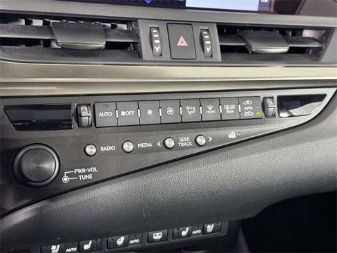 Used 2019 Lexus ES 350 Luxury w/ Accessory Package image 28