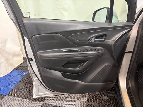 Used 2018 Buick Encore Essence image 9