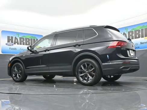 Used 2023 Volkswagen Tiguan SE w/ Panoramic Sunroof Package FWD image 22