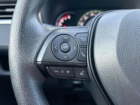 Used 2025 Toyota RAV4 XLE FWD image 16
