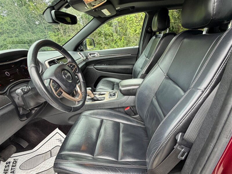 Used 2017 Jeep Grand Cherokee Limited AWD/4WD image 16