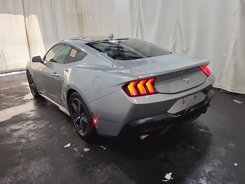 Used 2024 Ford Mustang Coupe RWD image 4