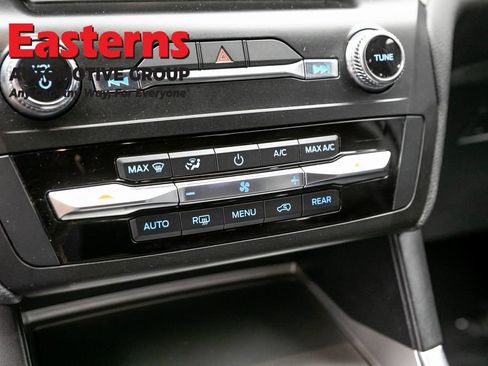 Used 2020 Ford Explorer XLT w/ Equipment Group 202A AWD/4WD image 20