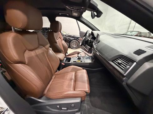 Used 2019 Audi Q5 Prestige w/ Prestige Package AWD/4WD image 37