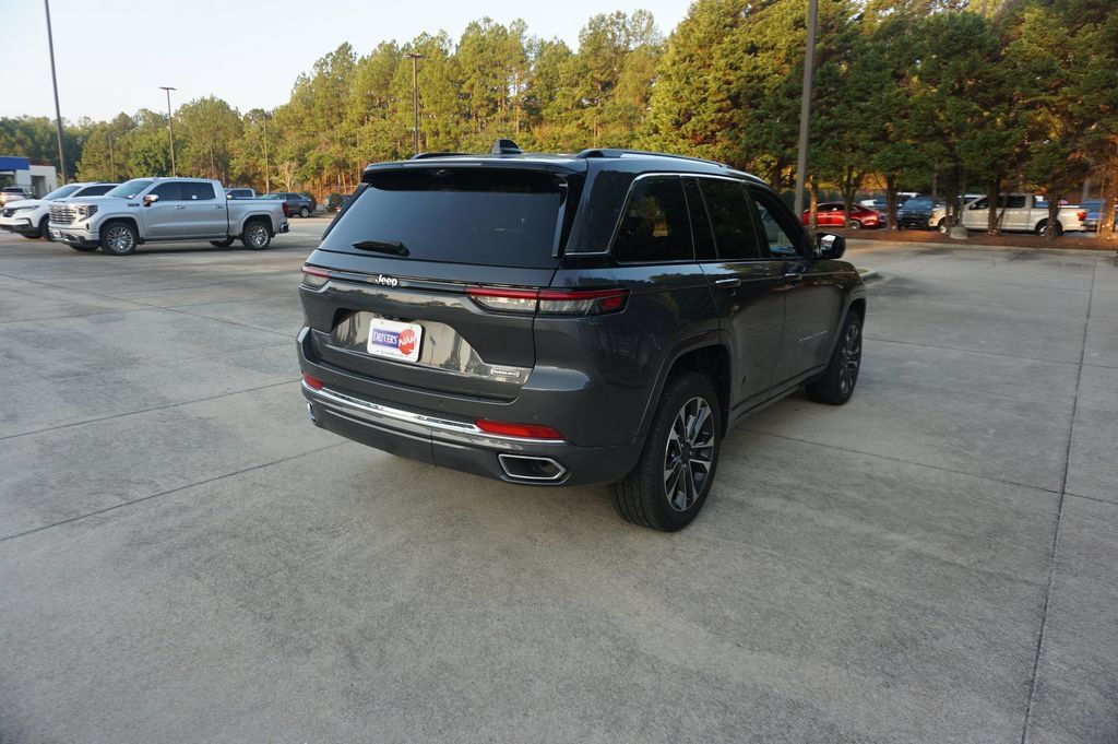 Used 2022 Jeep Grand Cherokee Overland w/ Luxury Tech Group IV RWD image 24