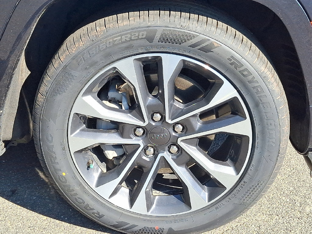 Used 2023 Jeep Grand Cherokee Overland AWD/4WD image 9