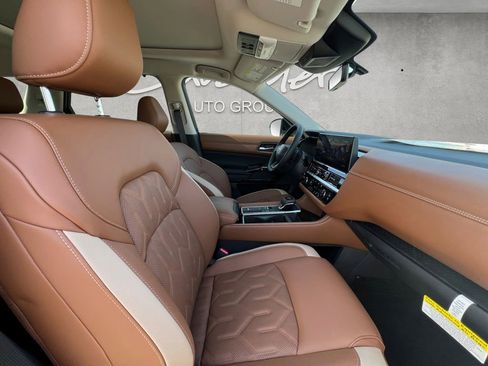 New 2026 Nissan Pathfinder Platinum image 24