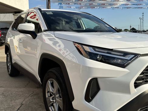 Used 2025 Toyota RAV4 XLE image 17