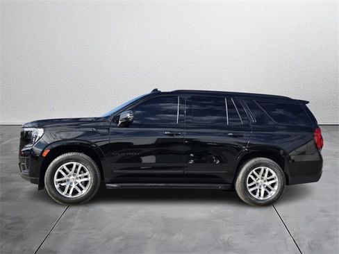 Used 2022 GMC Yukon SLT w/ SLT Premium Package image 2