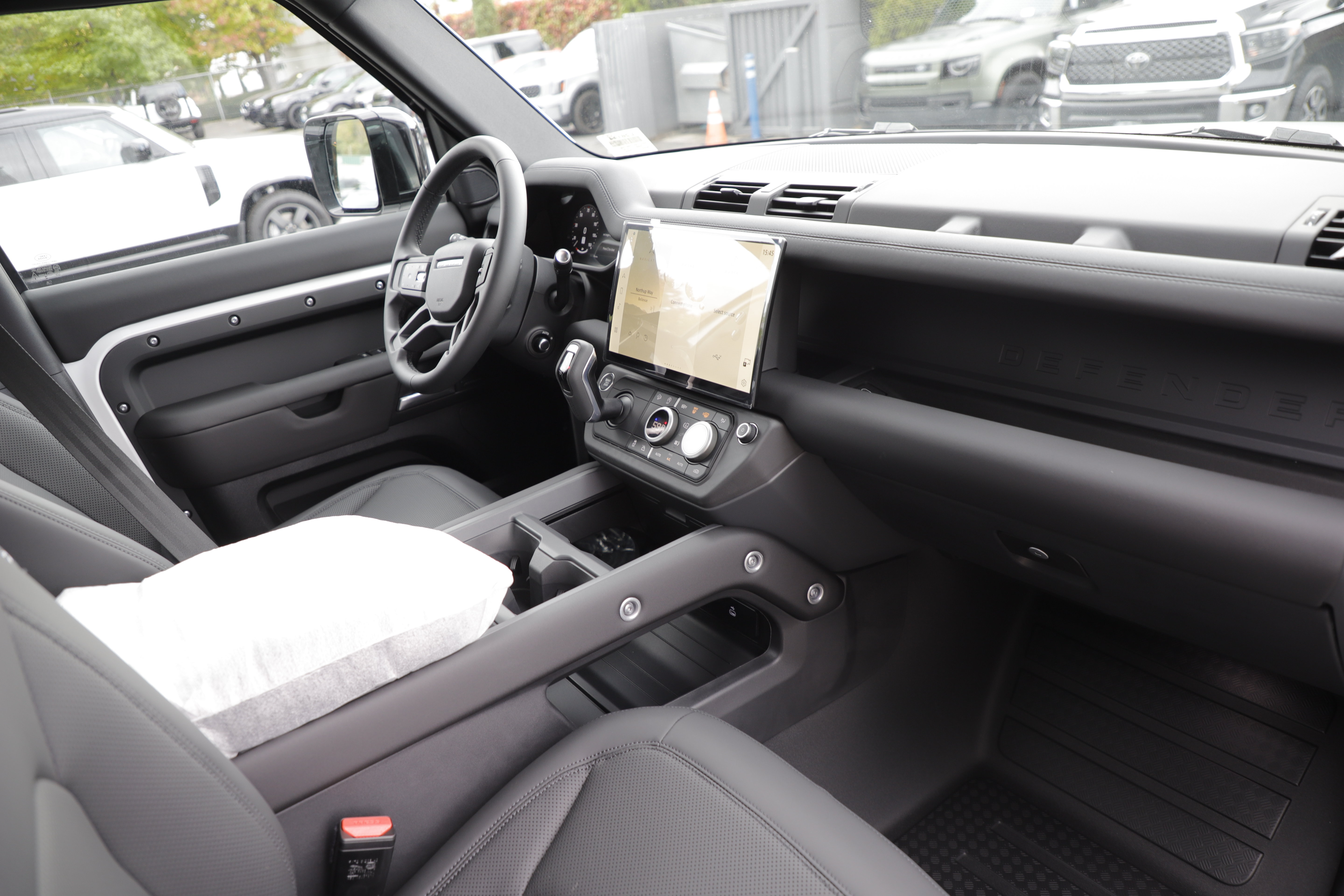 New 2026 Land Rover Defender 110 S AWD/4WD image 9