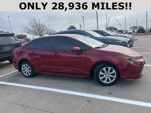 Used 2023 Toyota Corolla LE image 2