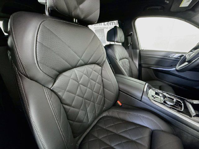Used 2026 BMW X7 xDrive40i w/ M Sport Package AWD/4WD image 31