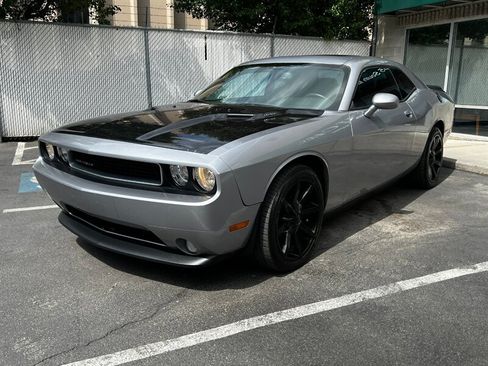 Used 2013 Dodge Challenger SXT Plus RWD image 3