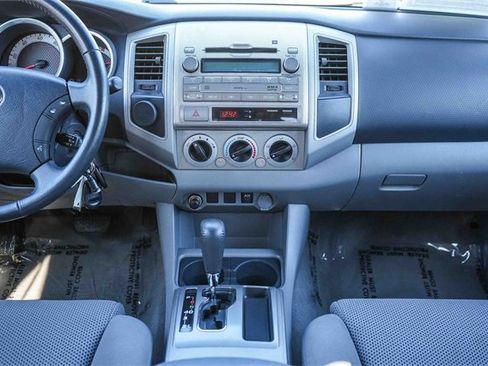 Used 2011 Toyota Tacoma PreRunner image 14