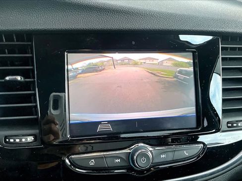 Used 2022 Buick Encore Preferred w/ Safety Package image 25