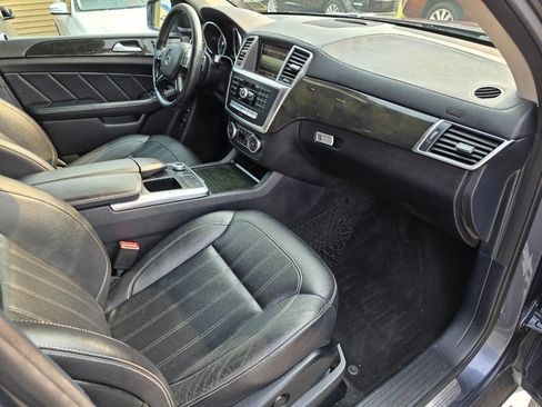 Used 2016 Mercedes-Benz GL 450 4MATIC w/ Premium I Package image 34