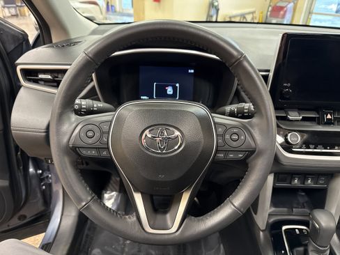 Used 2024 Toyota Corolla Cross XLE w/ Convenience Package image 30