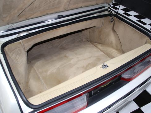 Used 1993 Cadillac Allante FWD image 4