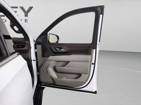 Used 2022 Chevrolet Tahoe LT w/ Luxury Package image 36