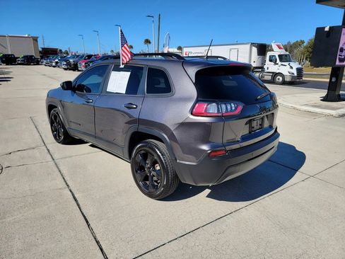 Used 2021 Jeep Cherokee Latitude Plus image 3
