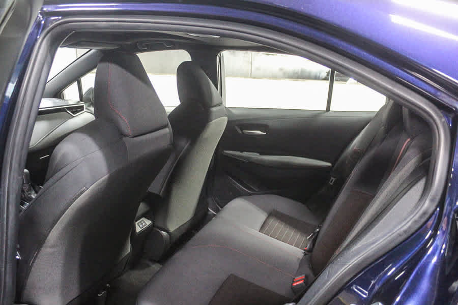 Used 2024 Toyota Corolla SE w/ SE Premium Package FWD image 20