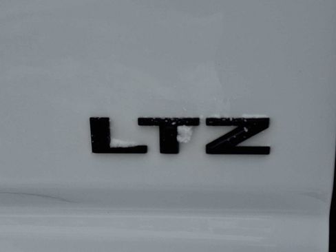 Used 2022 Chevrolet Silverado 2500 LTZ w/ LTZ Plus Package image 32