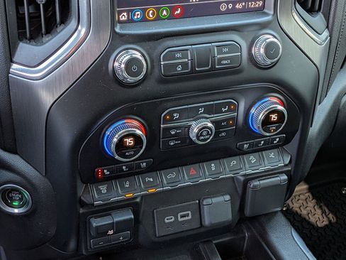 Used 2023 GMC Sierra 2500 Denali w/ Denali Black Diamond Edition image 28