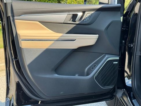 New 2026 Buick Enclave Preferred w/ Power Package image 17