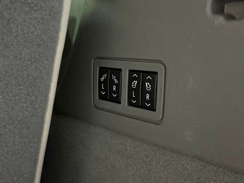 Used 2021 Cadillac XT6 Premium Luxury image 44