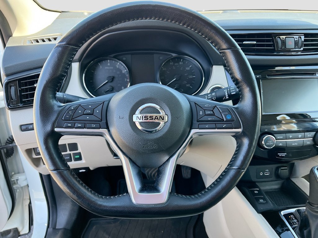 Used 2022 Nissan Rogue Sport SL FWD image 11