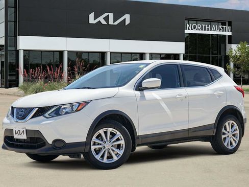 Used 2018 Nissan Rogue Sport S w/ S Appearance Package FWD image 1
