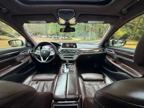 Used 2016 BMW 750i xDrive image 18