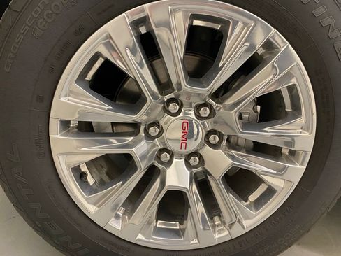 Used 2025 GMC Yukon Denali AWD/4WD image 27