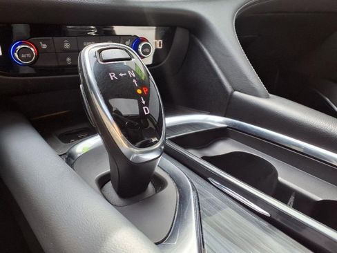 Used 2020 Buick Enclave Essence w/ Sport Touring Edition image 22