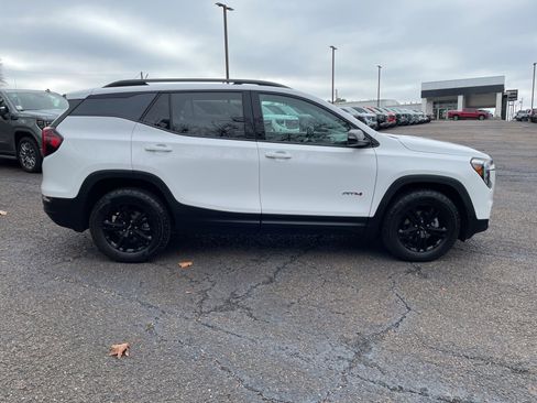 Used 2024 GMC Terrain AT4 image 6