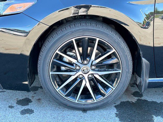 Used 2024 Toyota Camry SE FWD image 11